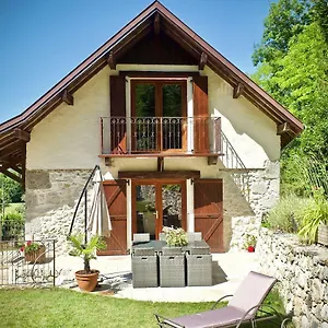Des Lodges De La Cascade Maison d'hôtes